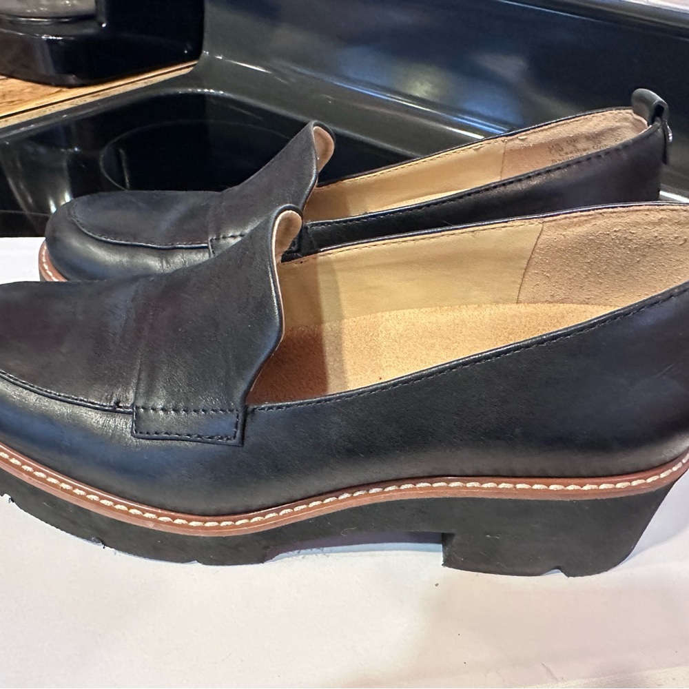 Naturalizer Black Leather Women's Flats